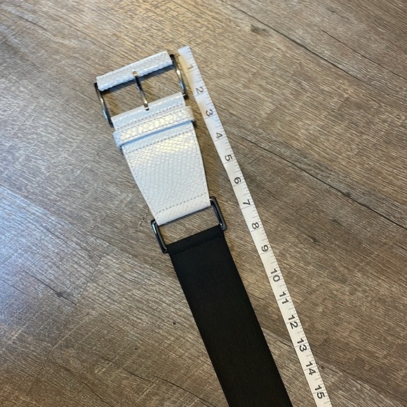 Express Leather White Snakeskin Look Wide Belt with Elastic Back size XS - Picture 10 of 11